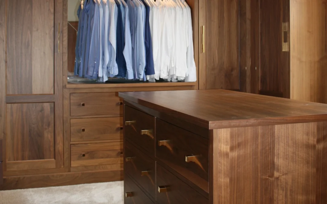 Walk in closet i valnöt